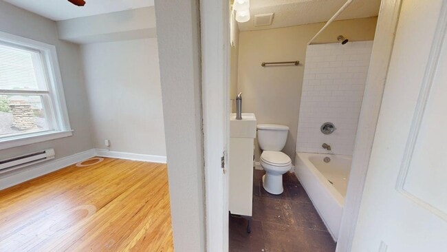 Photo - The Nelle - 3734 -3736 WarwickBlvd