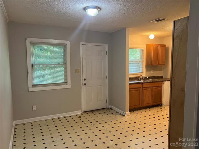 Photo - 2012 Vinton St