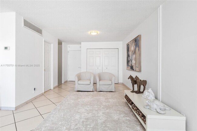 Photo - 6770 Indian Creek Dr Unit 7A