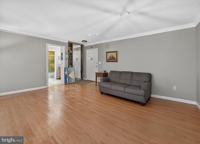 Building Photo - 8370 Greensboro Dr Unit 325