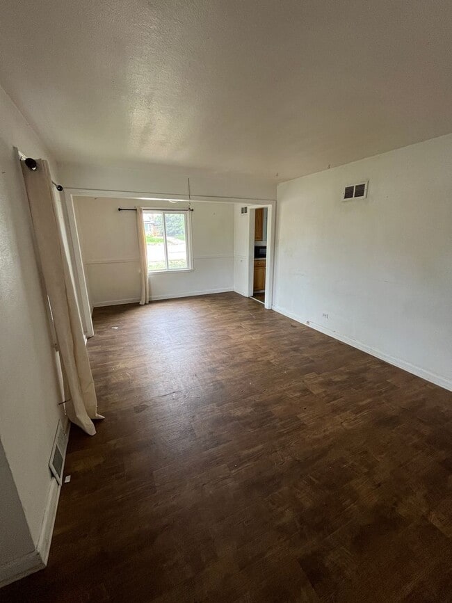 Photo - 3 Bedroom 1 Bathroom Ranch in East Denver! Casa