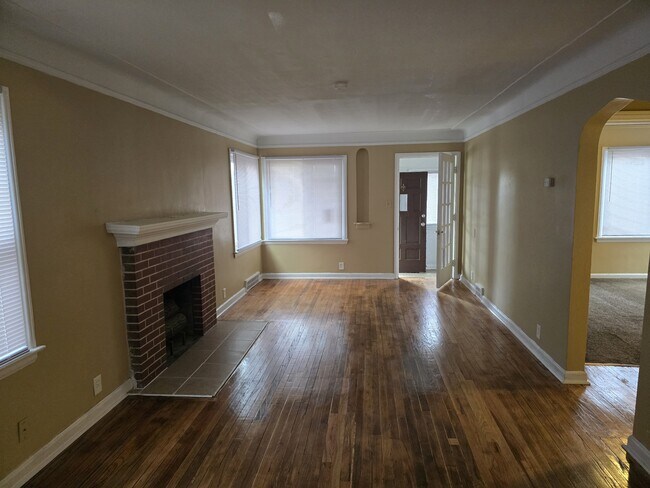Photo - 15860 Fordham St