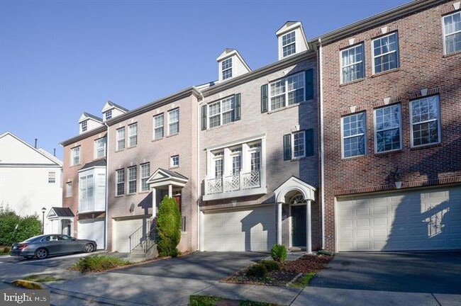 Building Photo - 4604 Carisbrooke Ln