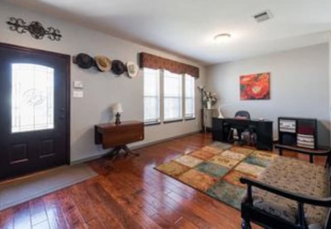 Photo - 4405 Woodstock Dr