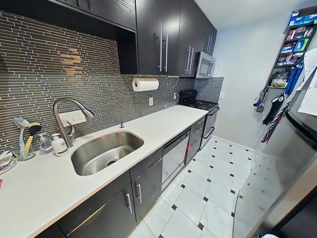 Building Photo - 16 Addington Rd Unit 43