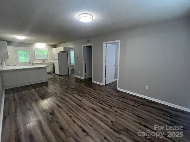 Photo - 374 Water St