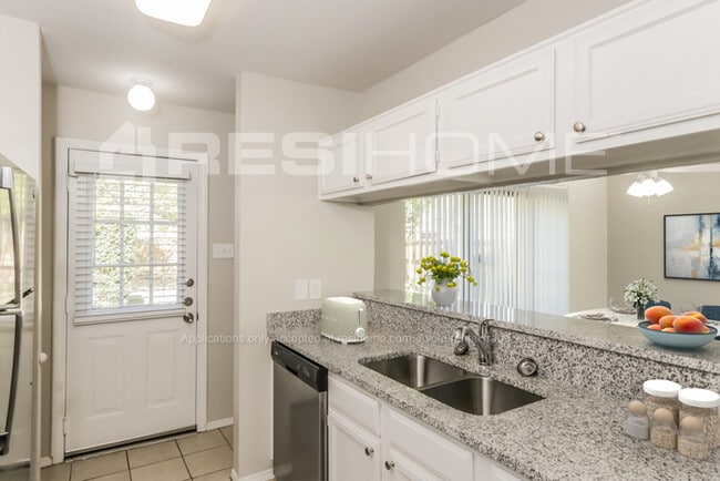 Photo - 2213 Salerno Dr