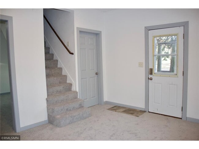 Photo - 215-212 12th Ave N