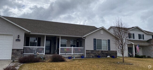 Building Photo - BEAUTIFUL HOME IN THE LANDINGS (APP#59)