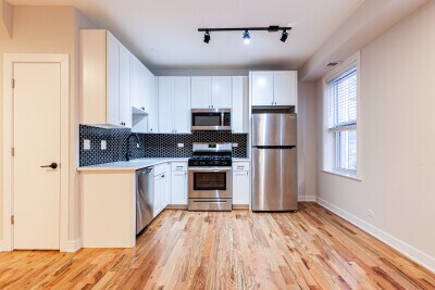 Photo - 654 W Wellington Ave Unit 300