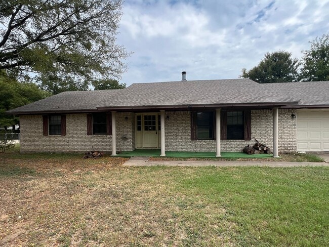 Charming Chalk Bluff Home - Charming Chalk Bluff Home