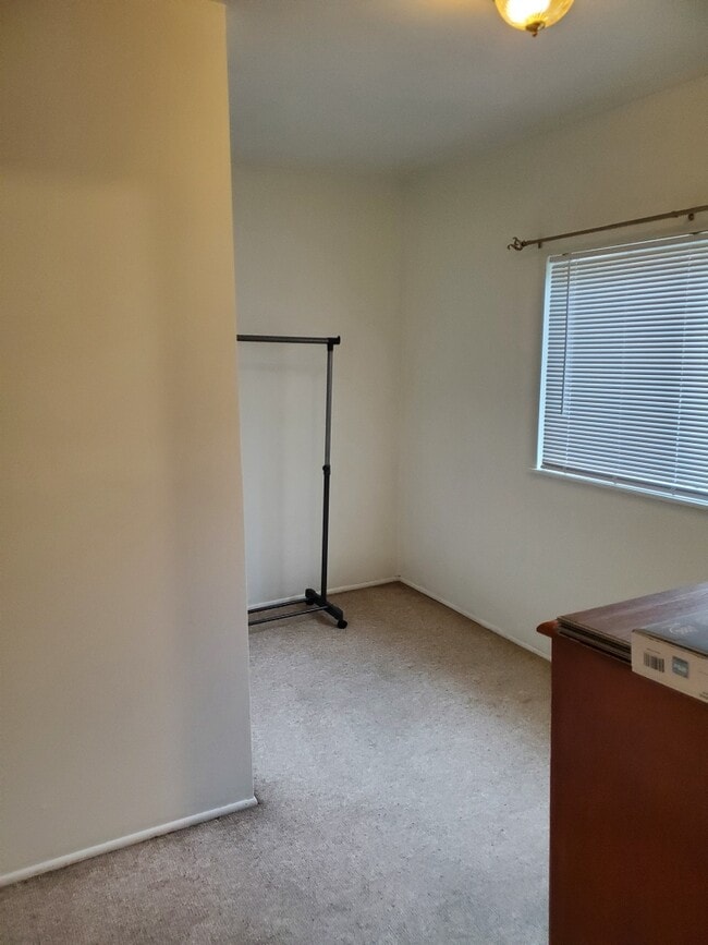 Building Photo - 1055 Saxonburg Blvd Unit 1 floor