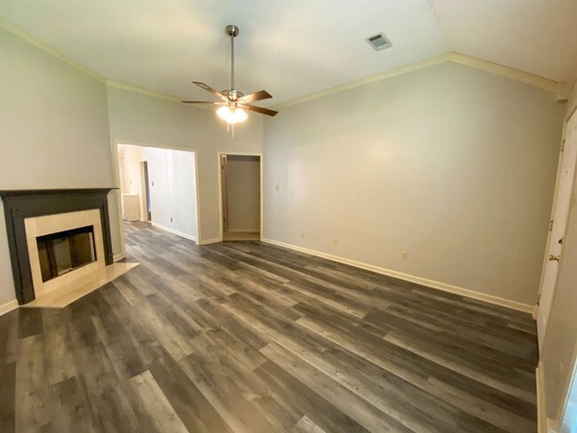 Photo - 3 bed, 2 bath in Lakeland near Stonebridge...
