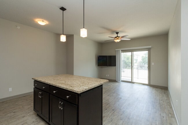 Cocina y sala de estar - The Heights at Lincoln Swing