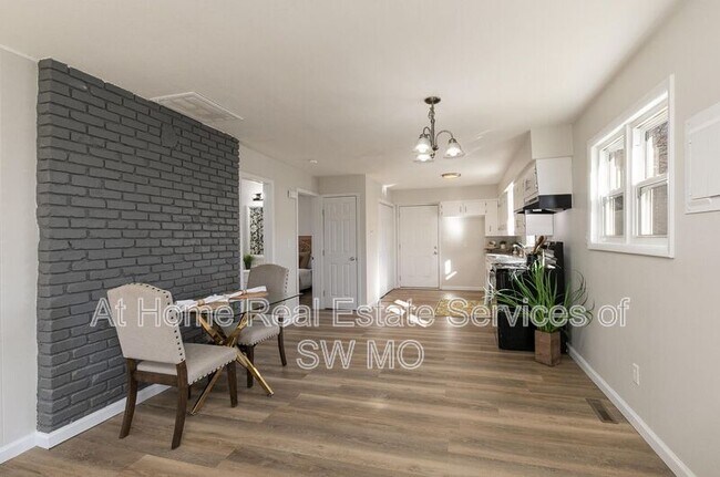 Photo - 2137 W Brower St