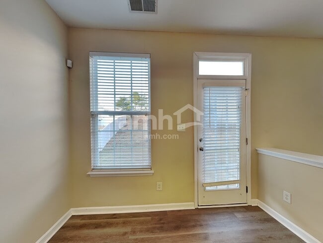 Photo - 802 Celtic Crossing Dr