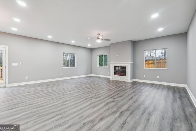 Photo - 401 Cordon Rd