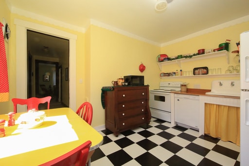 Photo - 1040 Walnut Hill Pl