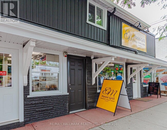 Photo - 930 Lake Dr E Unité 2