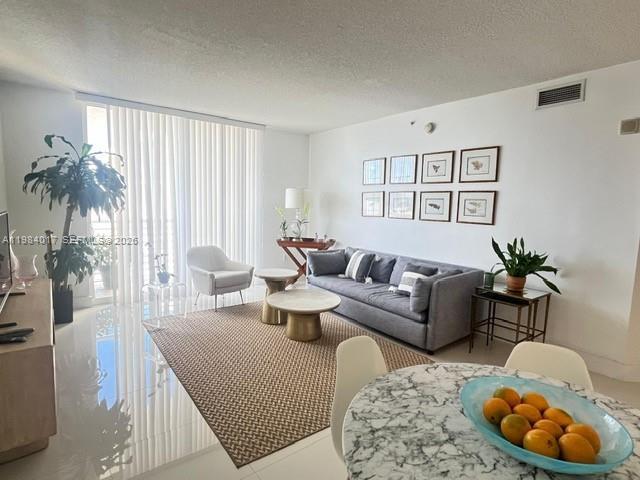 Building Photo - 18800 NE 29th Ave Unit 1021