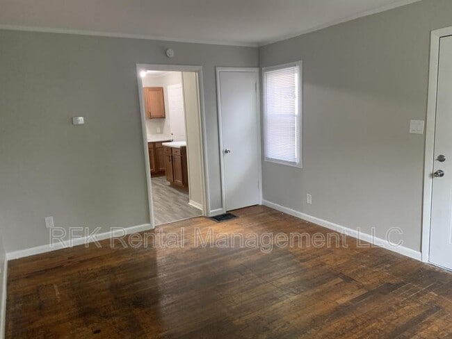 Photo - 1460 W 32nd St