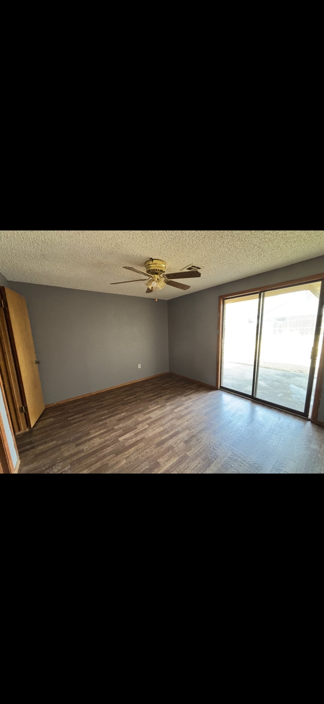 Photo - 2508 NE Dearborn Ave