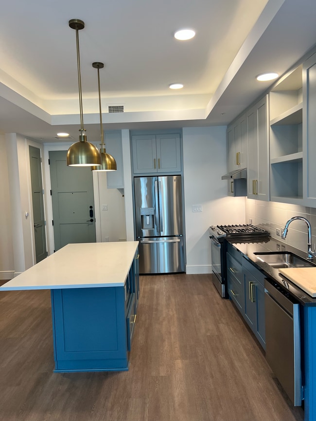 Building Photo - 930 Commerce St Unit 808