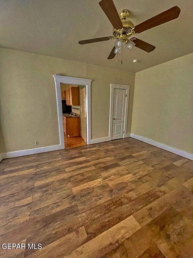 Photo - 2526 Yandell Dr Unit 3