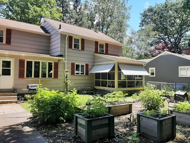 75 Briar Ln