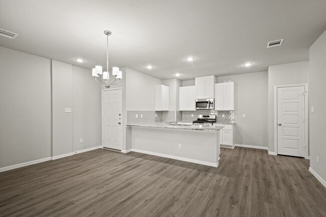 Photo - 15015 Almeece St