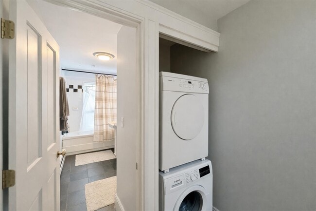 Photo - 20 Watson St Unit 1