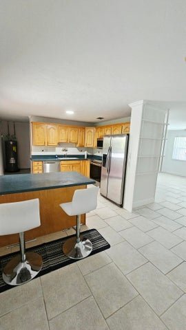 Photo - 911 Burch Dr