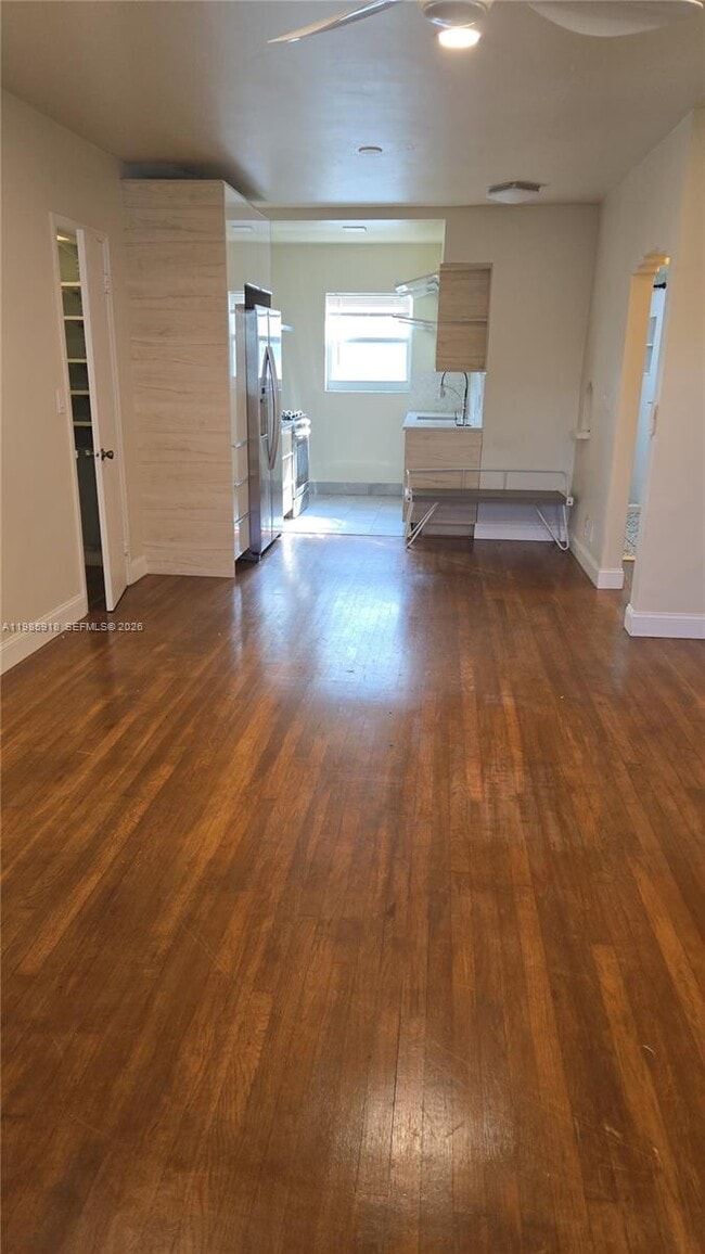 Building Photo - 10078 E Bay Harbor Dr Unit 78D