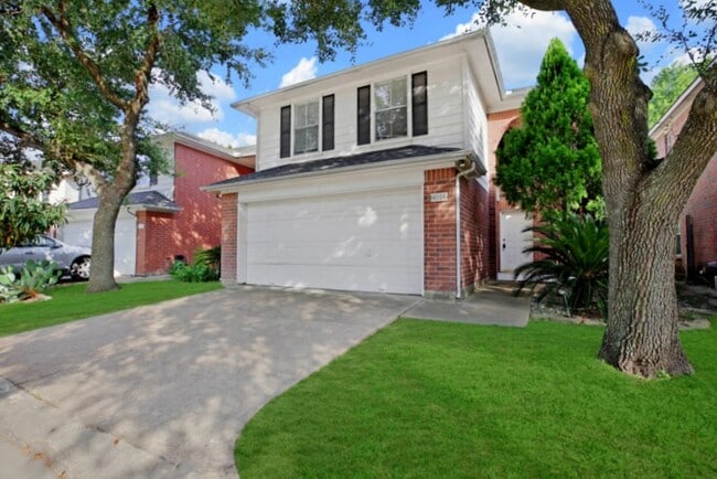 Photo - 8016 Golf Green Cir