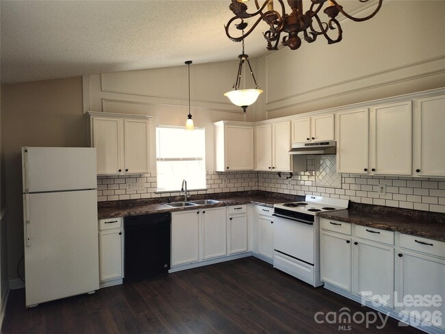 Photo - 1408 Jordans Pond Ln