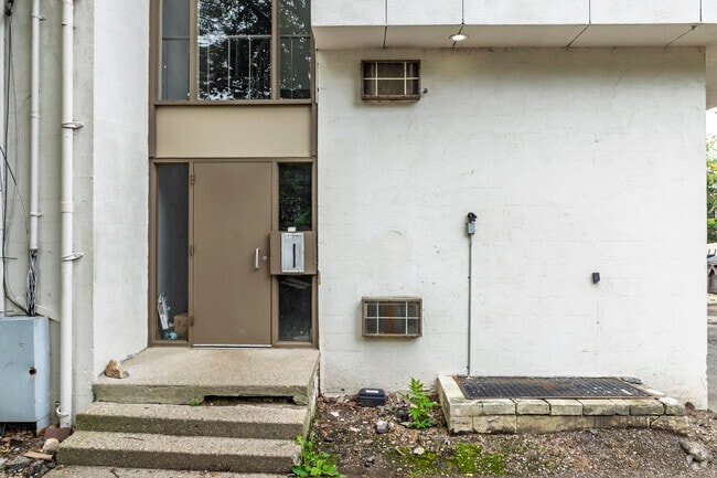 Photo - 323 Packard St