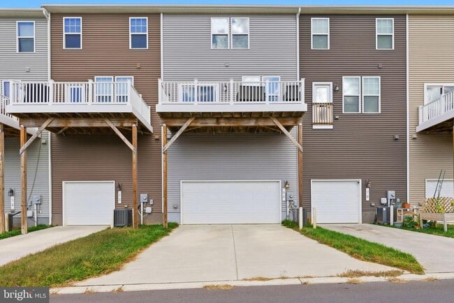 Building Photo - 66 National St