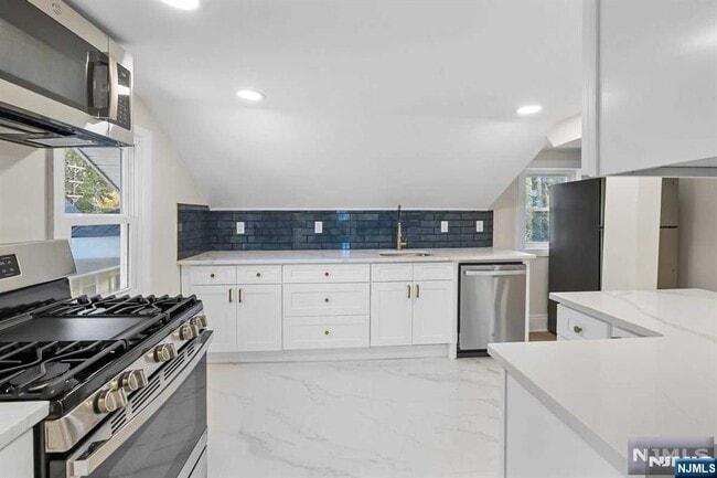 Photo - 101 Southern