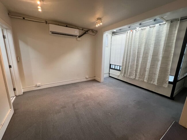 Photo - 416 E Main St