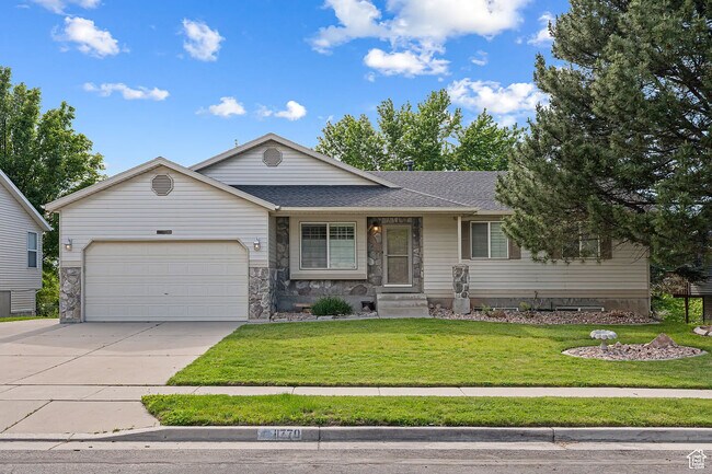Front of home - 11770 S Dry Creek Rd Unit Basement