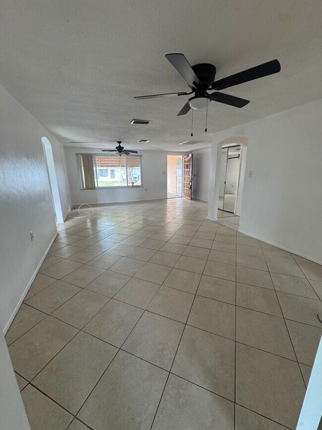 Photo - 7725 Bloomfield Dr