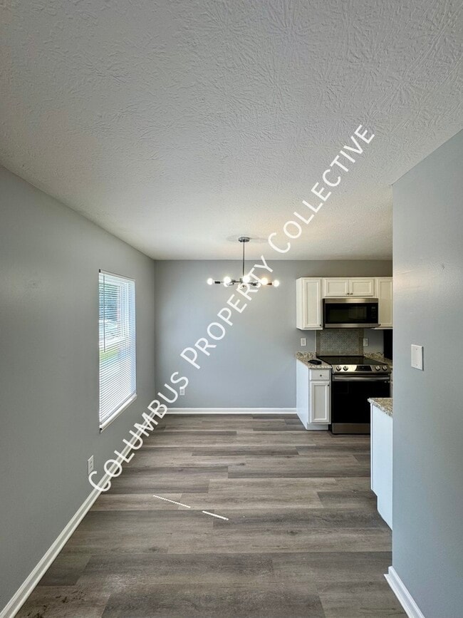Photo - 3271 E Mound St