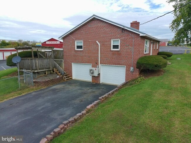 Photo - 623 Kriner Rd