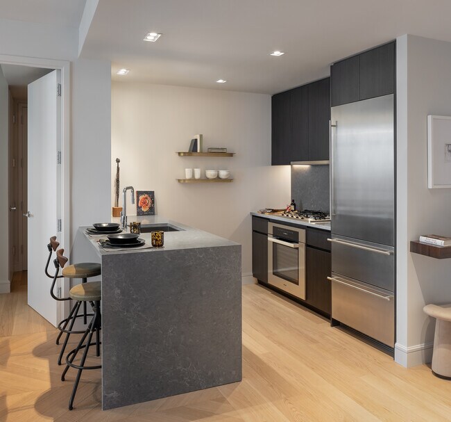 60 Wharf Dr Apartment Unit 2504 Brooklyn, NY