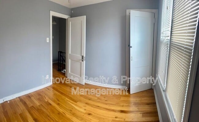 Photo - 3726 Richmond St