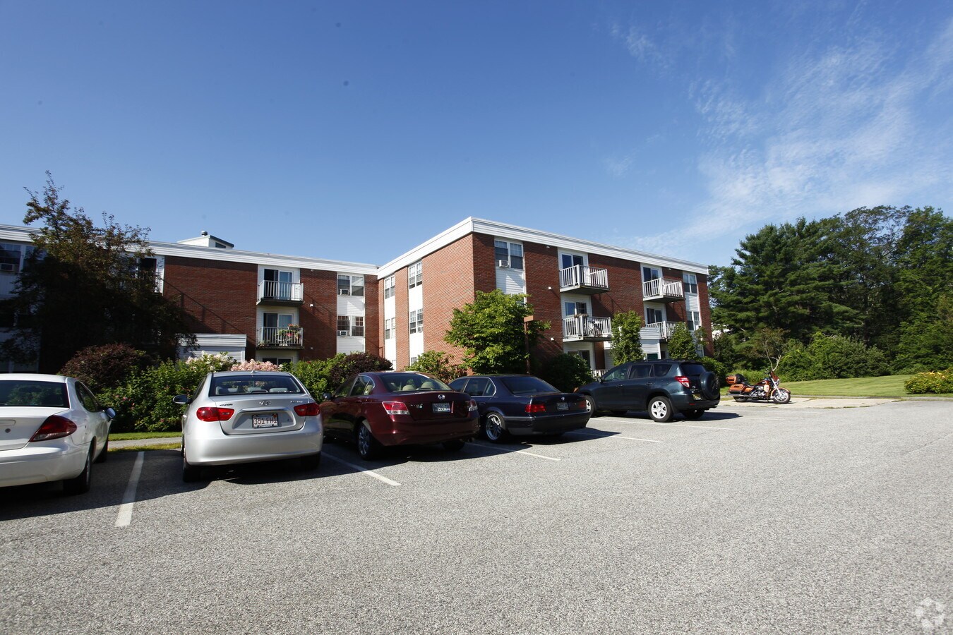 Parking Area - Cortland Court Apartment Homes