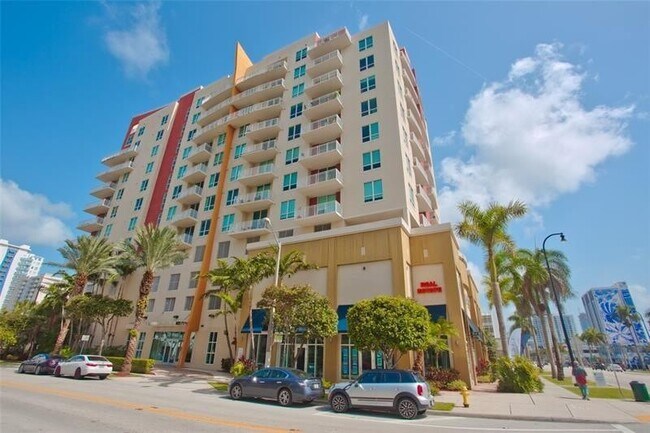 Building Photo - 2275 Biscayne Blvd Unit 1005