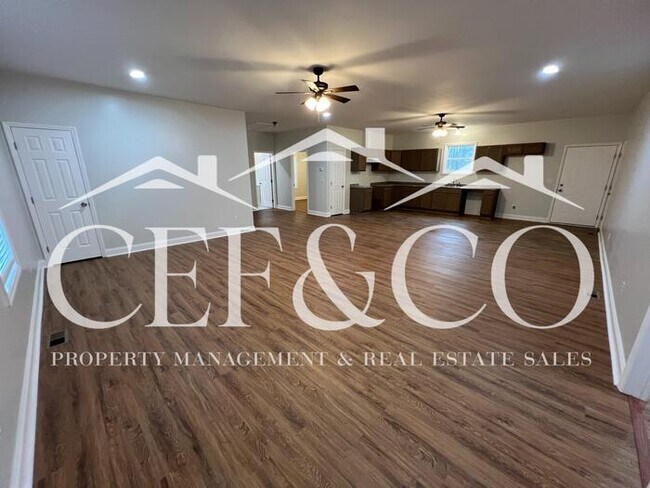 Photo - Spacious 3 Bed / 2 Bath Home – District 7, Spartanburg