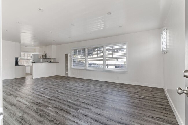 241 Bonito Ave Unit 01