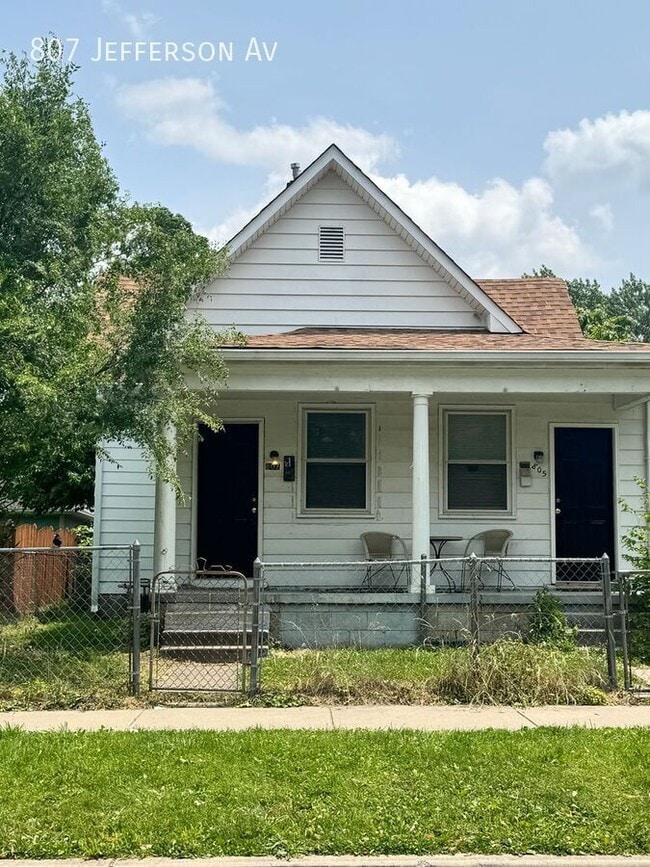 Photo - 807 Jefferson Ave Casa